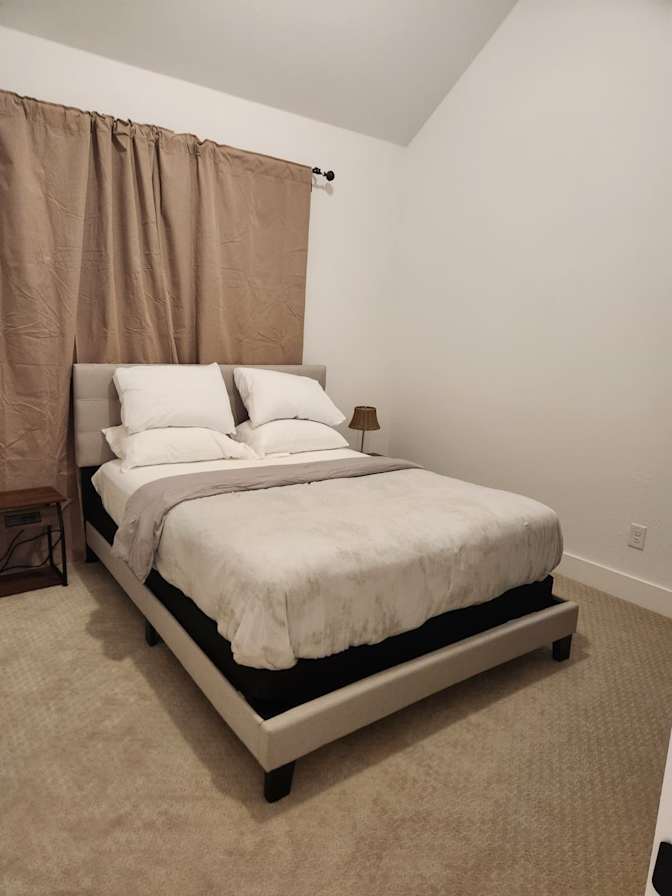 Palmtruth International's room