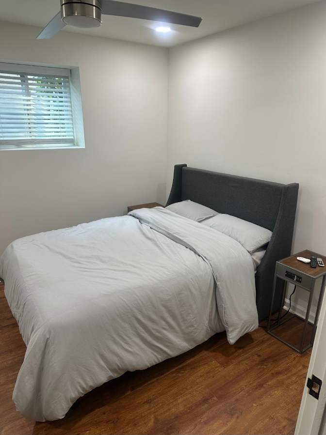 Alcove Rooms's room