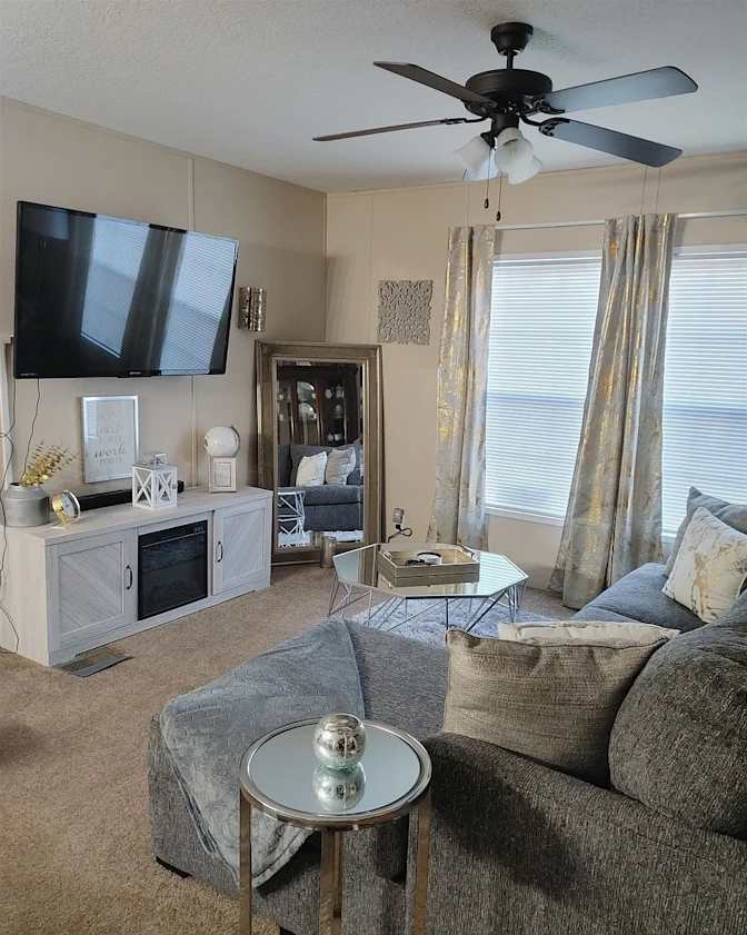 Alcove Rooms's room