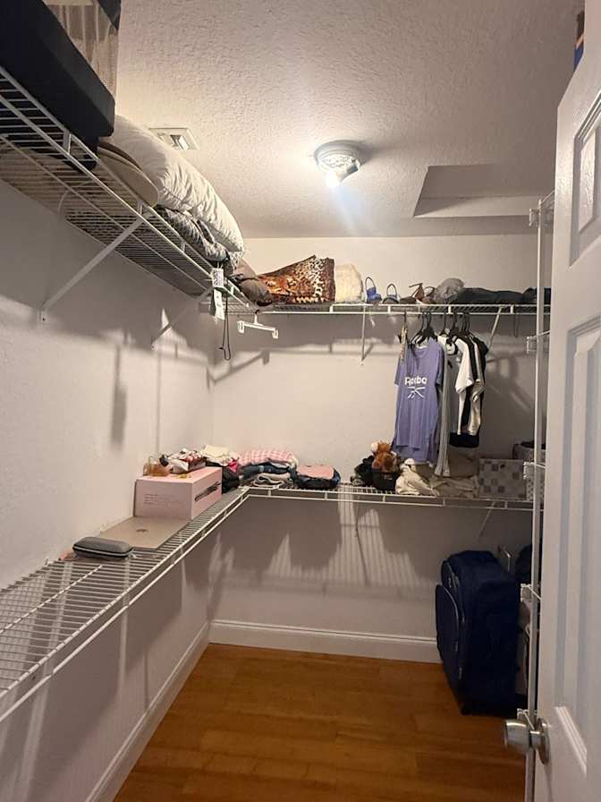 Marcos Carvalho's room