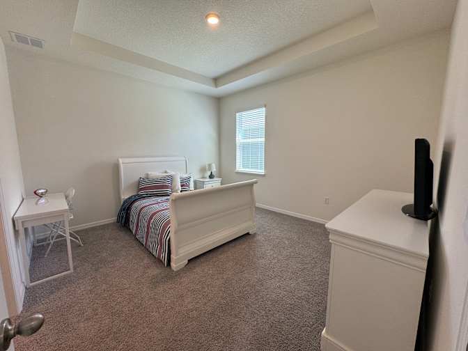 Carlos's room
