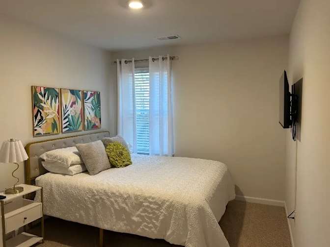 Alcove Rooms's room
