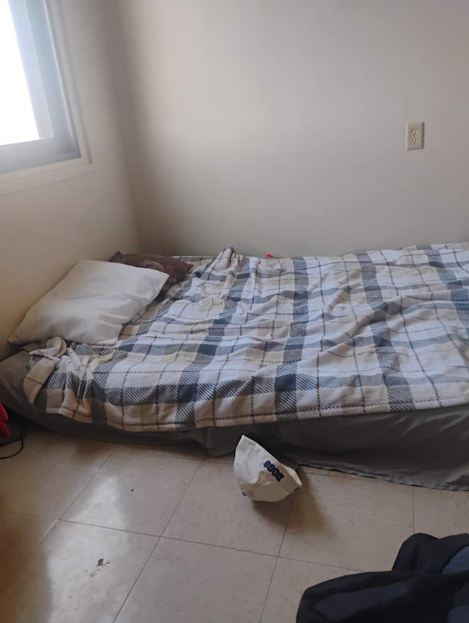 Anthony L Sanders's room