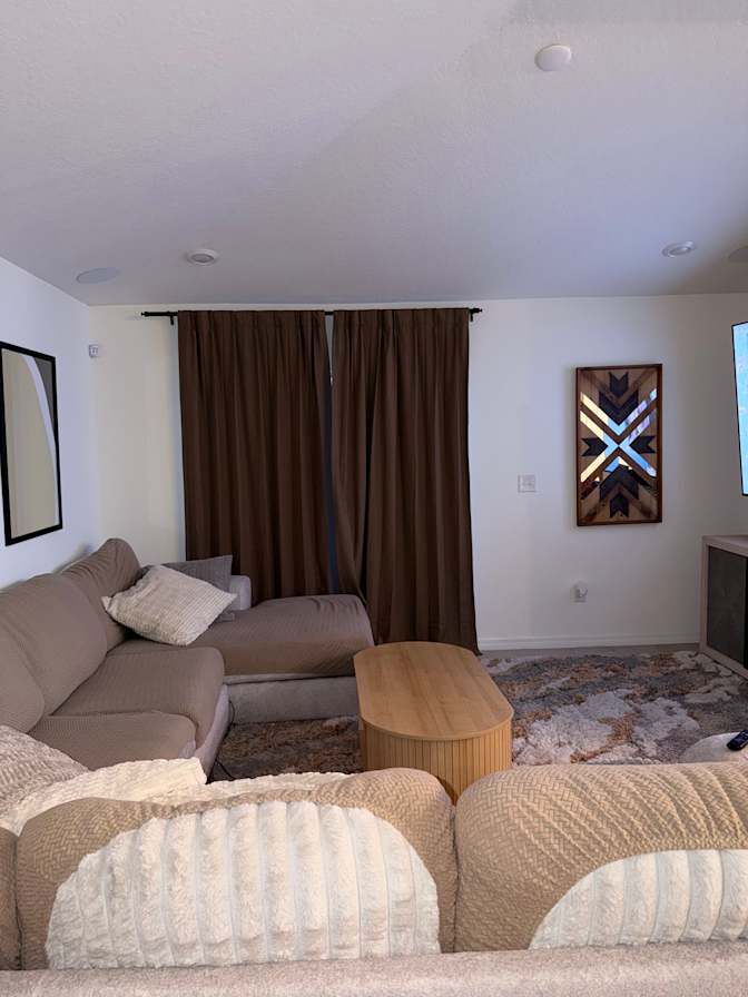 Itzel Gomez's room