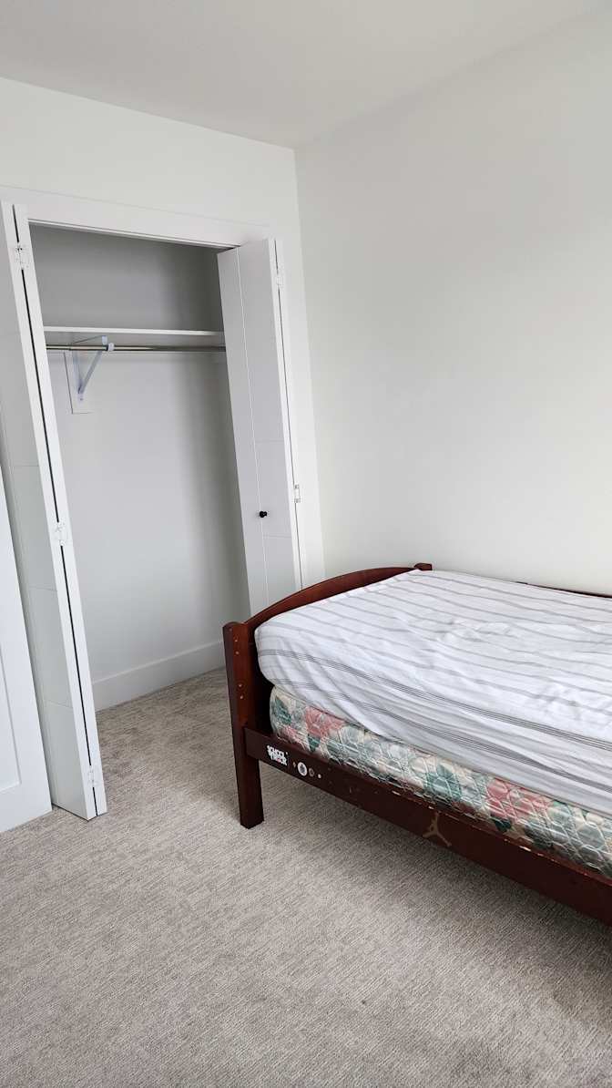 Analyn Carrillo's room