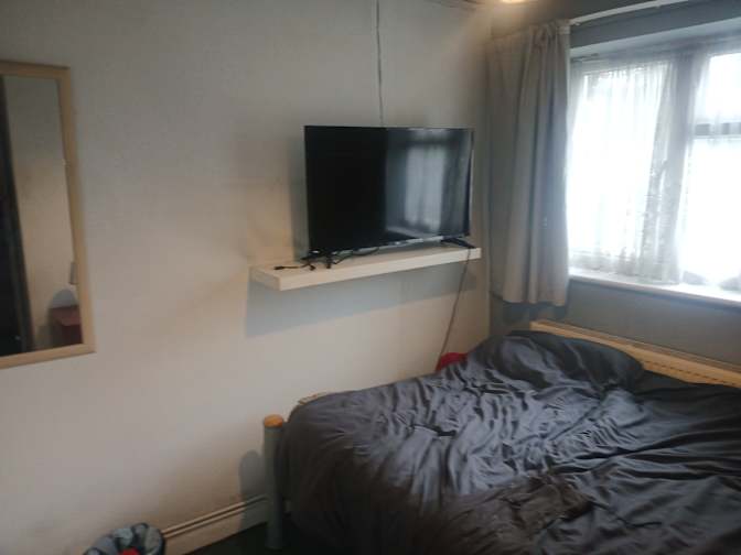 Graham Hurley's room