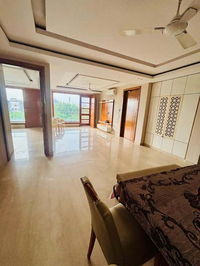 Divyanshi's room