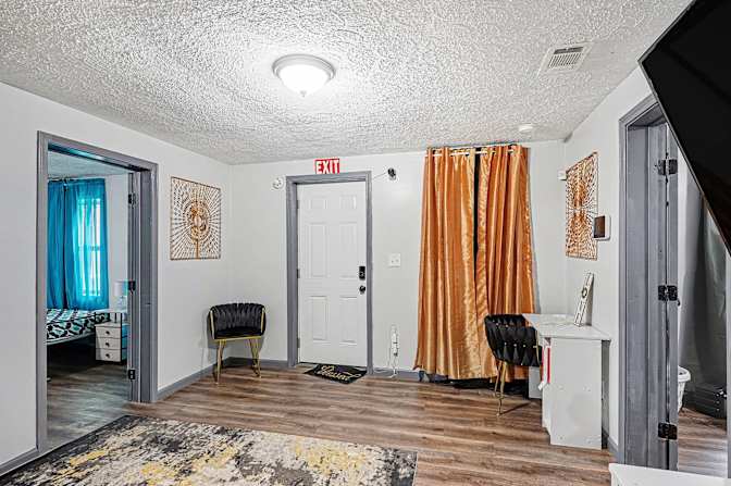 Maurice Thomas Jr's room