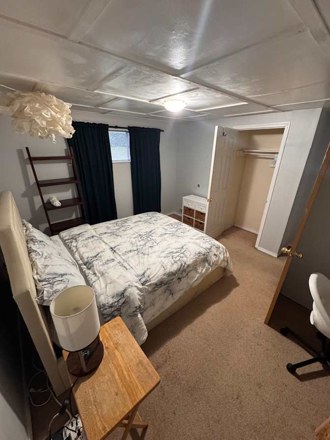 Aida's room