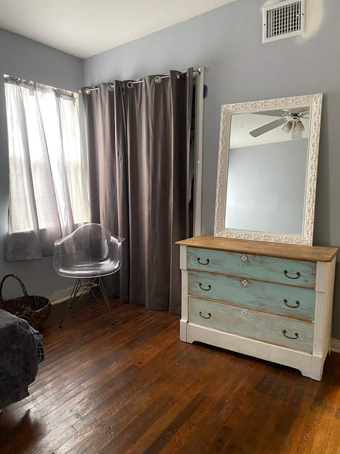 Eva's room
