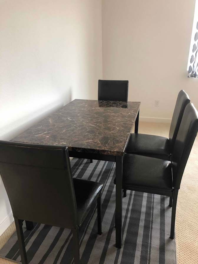 Golden Gate Rentals's room