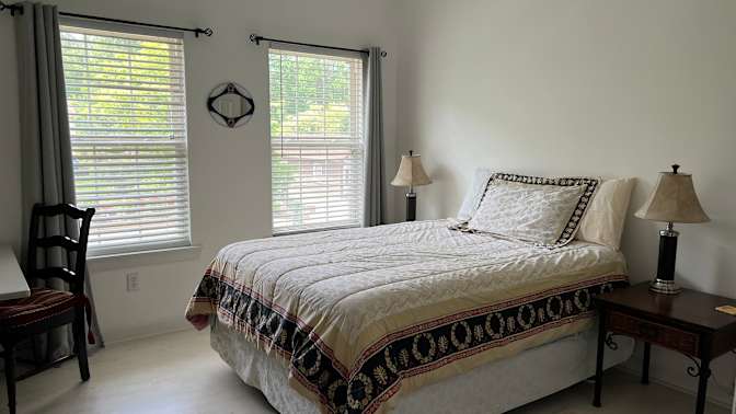 YASMINE's room