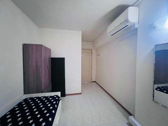 aiswarya's room