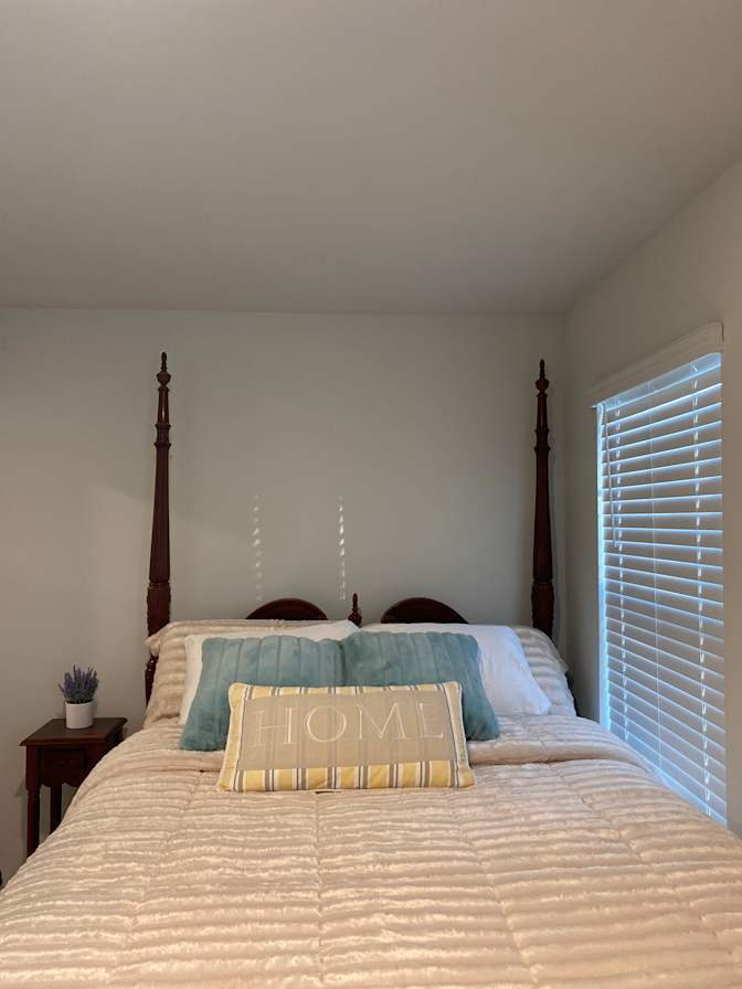 Felicia's room