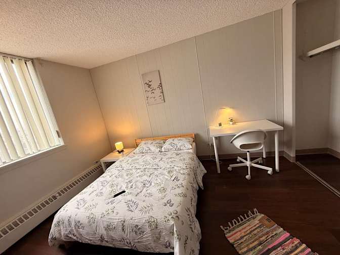 ezel's room