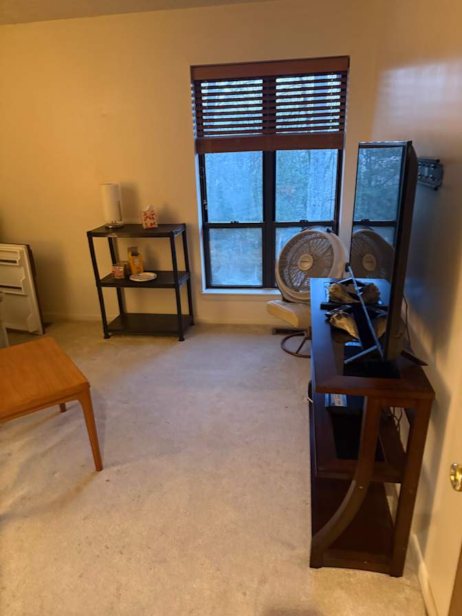 Tom's room