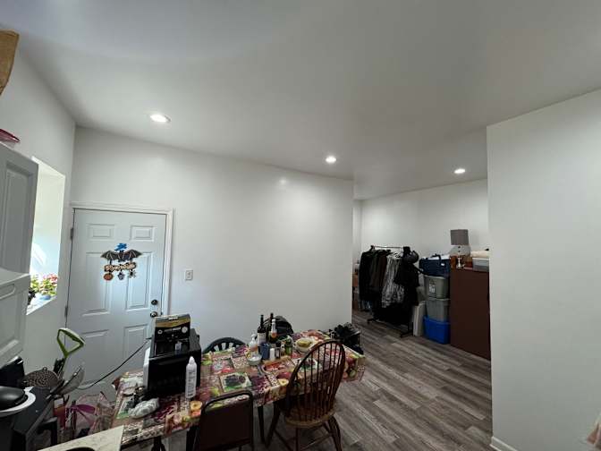 Enrique's room
