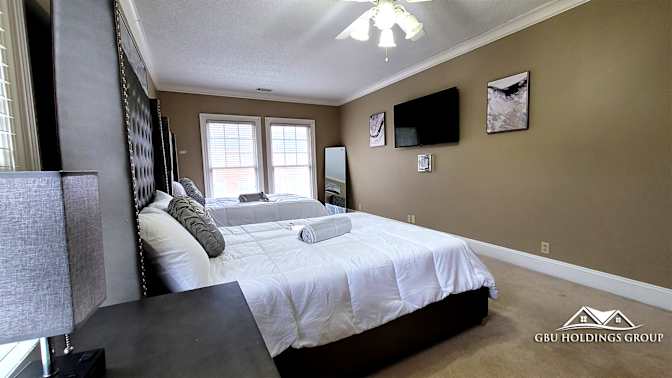 GBU Holdings Group's room