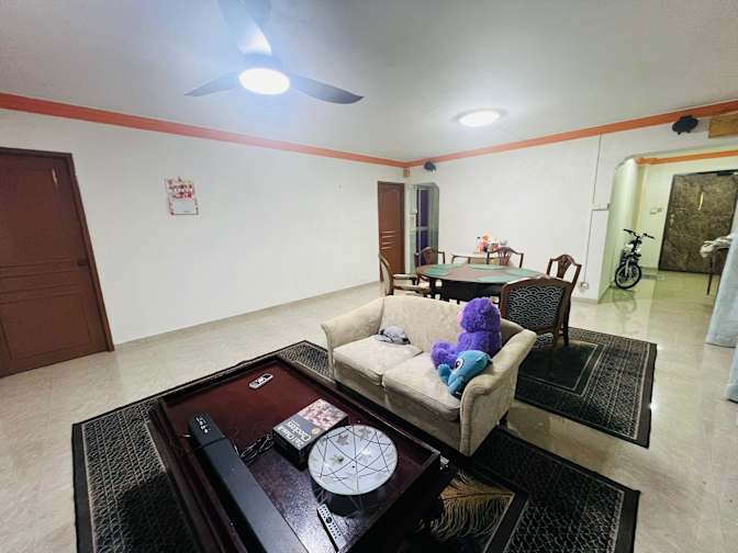 Shidah's room
