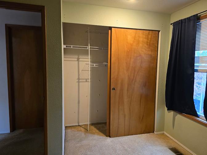Mercedes's room