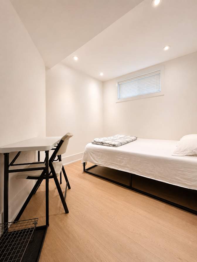Caroline's room
