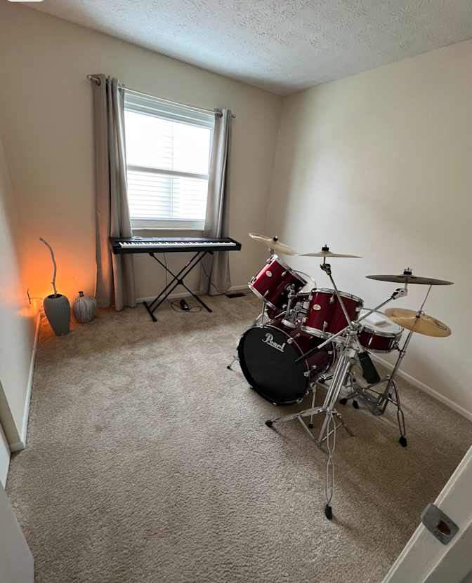 Thomas's room