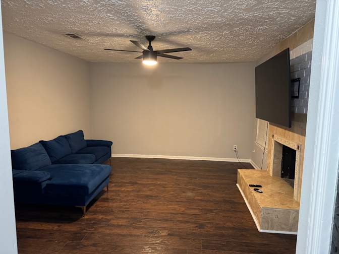 Jose's room