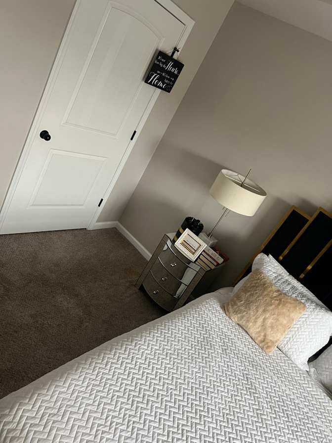 Kenisha Mcclymont Morris's room
