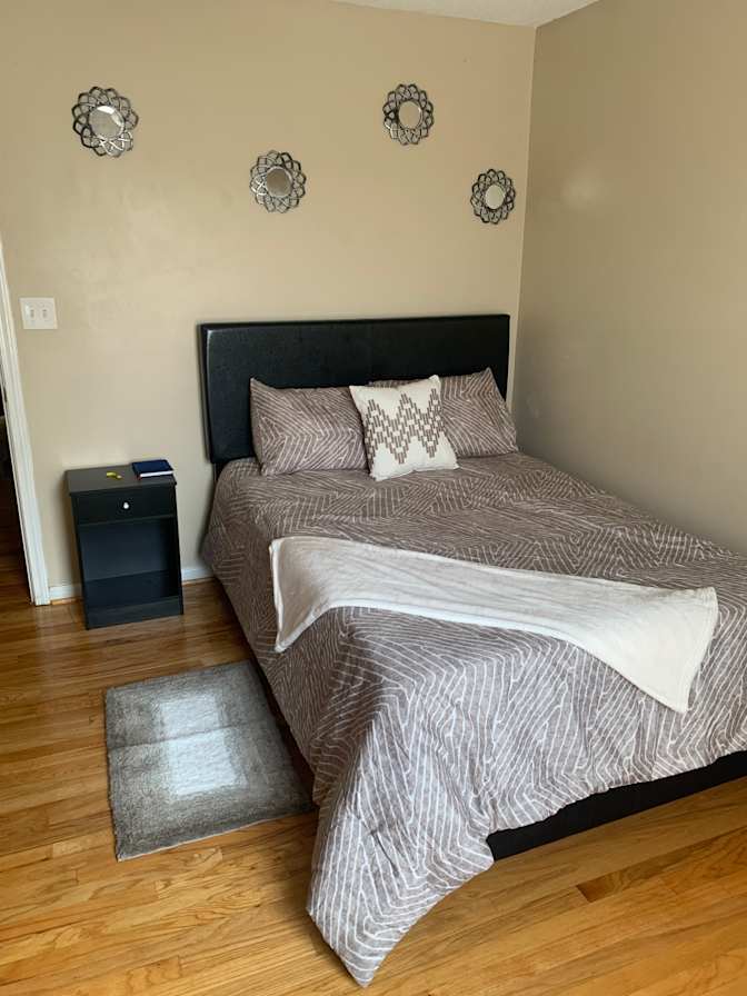 Damita Lee's room