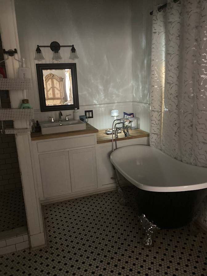 Avenue's room