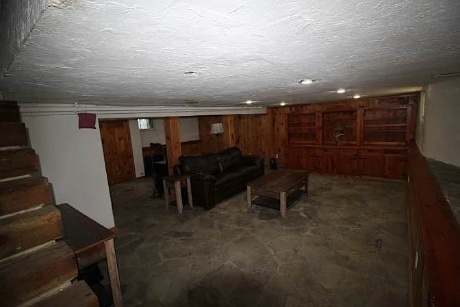 Marques's room