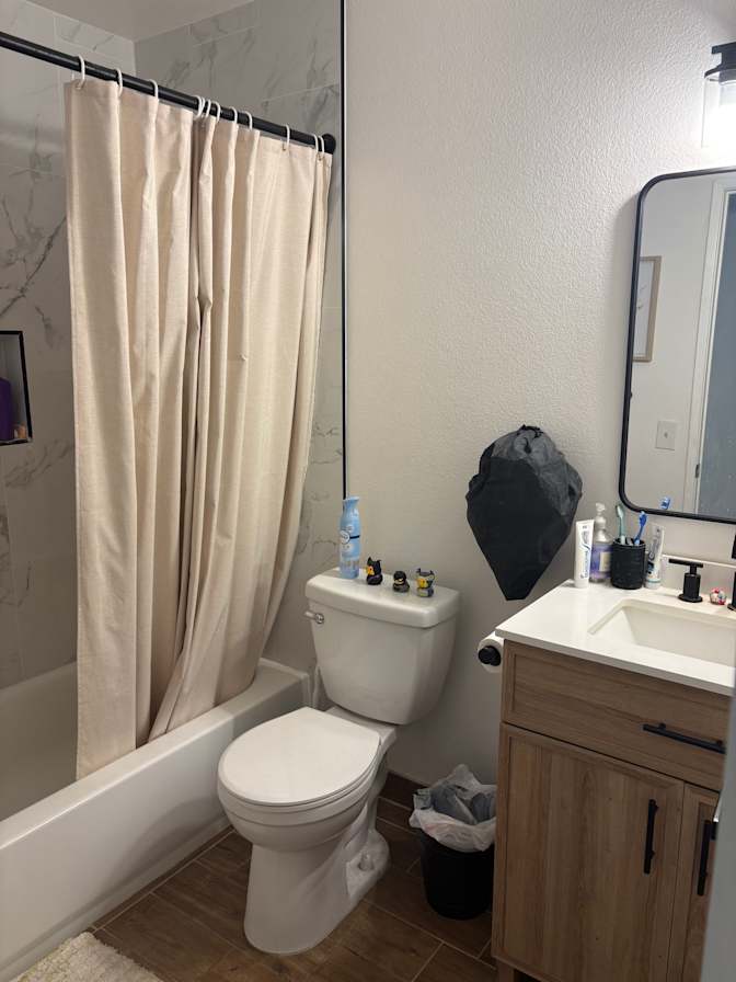 Courtney's room