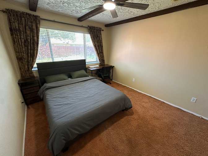 Lambert Guo's room