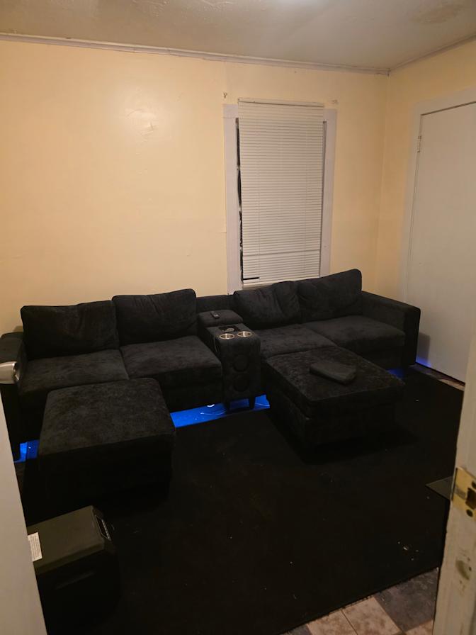 GREGORY SMITH's room