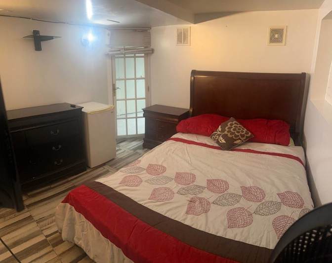 Room for rent's room