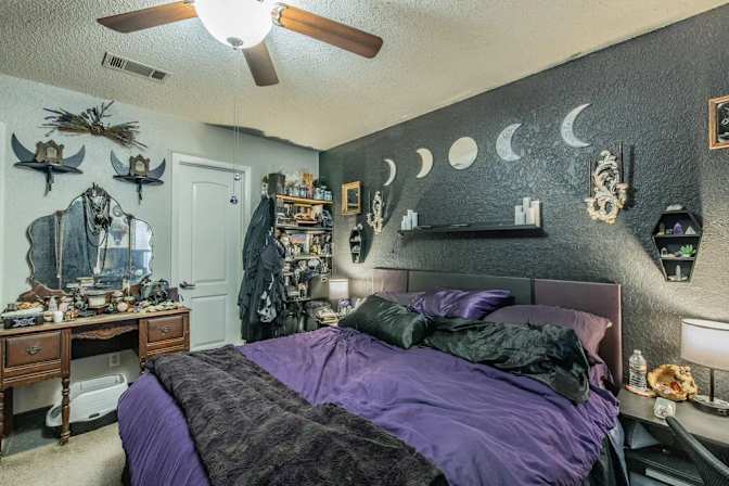Leona's room