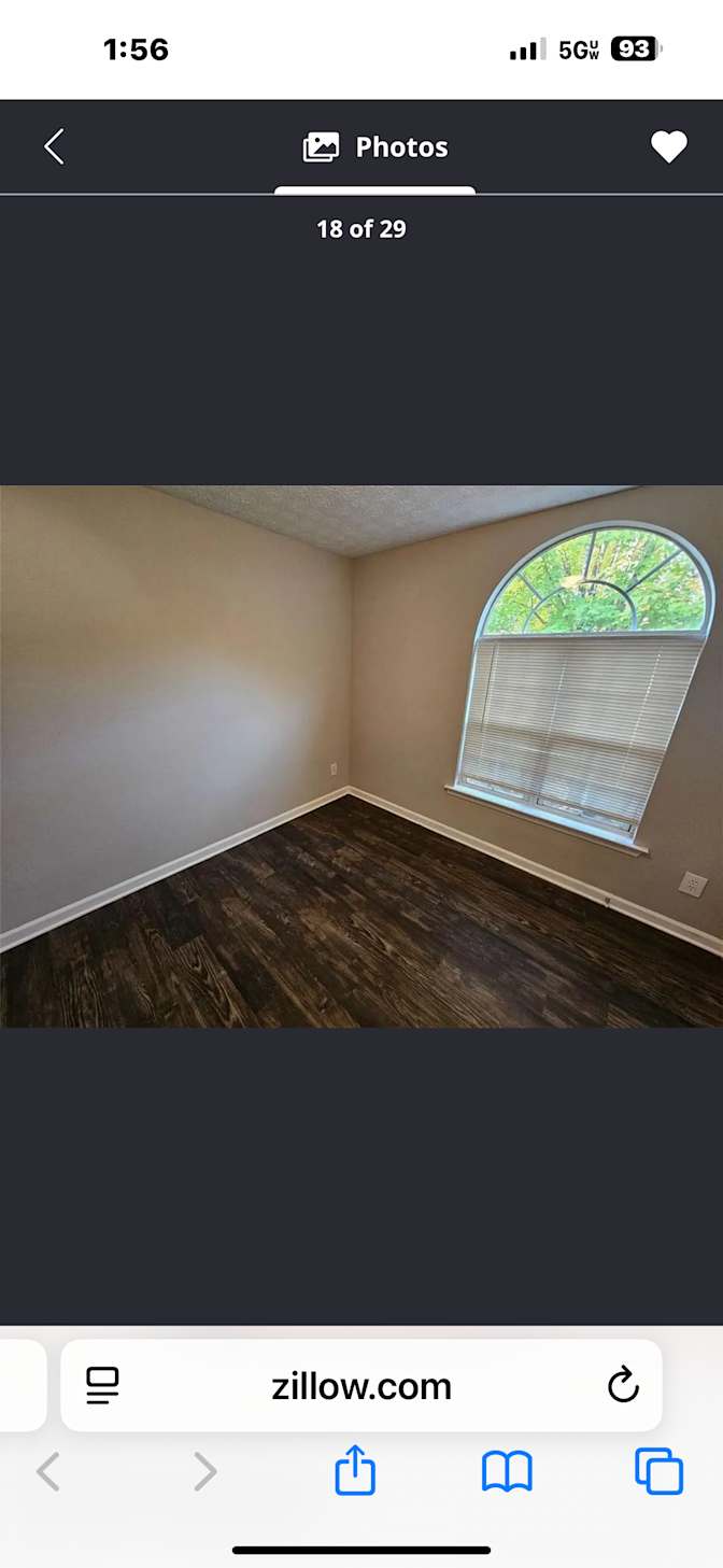 Dee's room