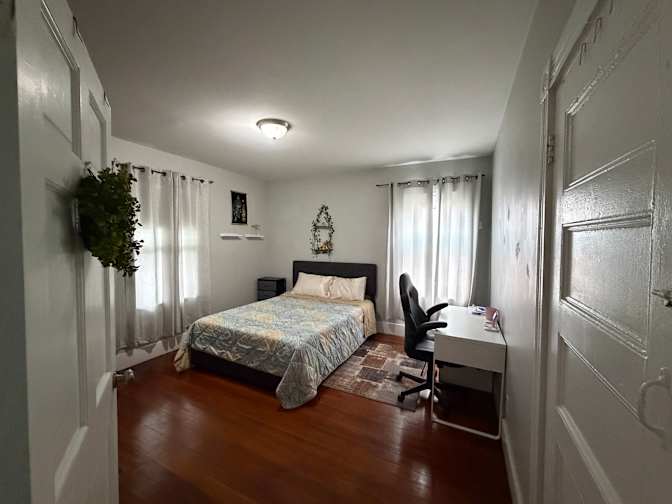 Lisa Ramos's room