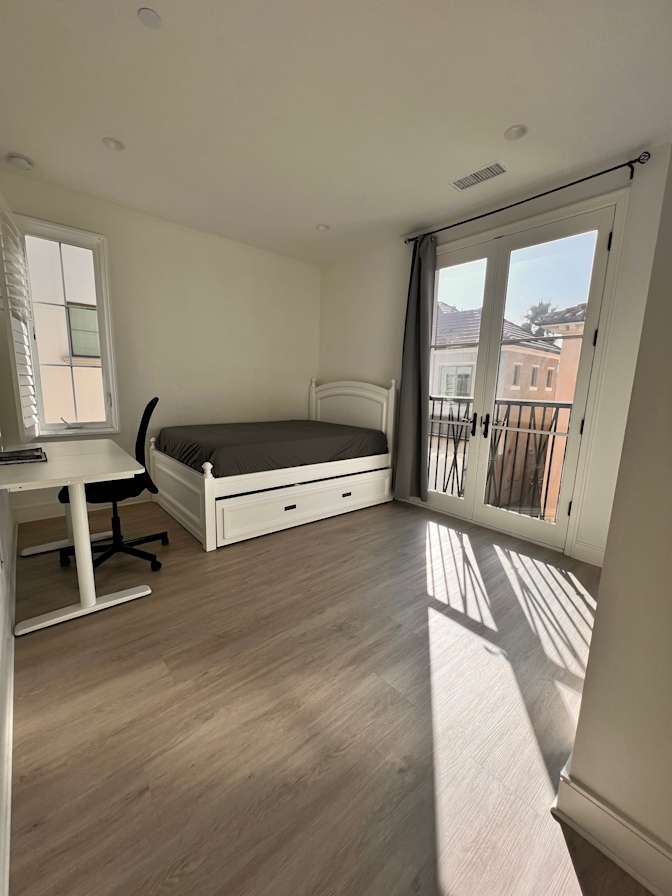 Cloverirvine's room