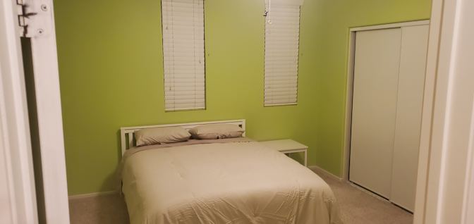 KRISTOF MIKUTA's room