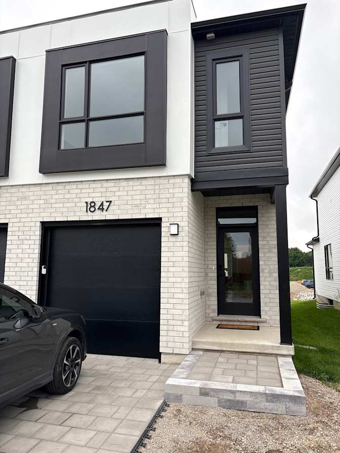 Jillian Moores's room