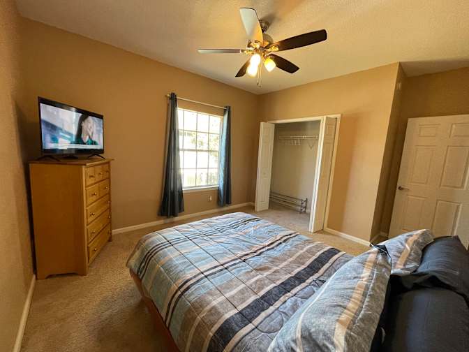 Dee's room