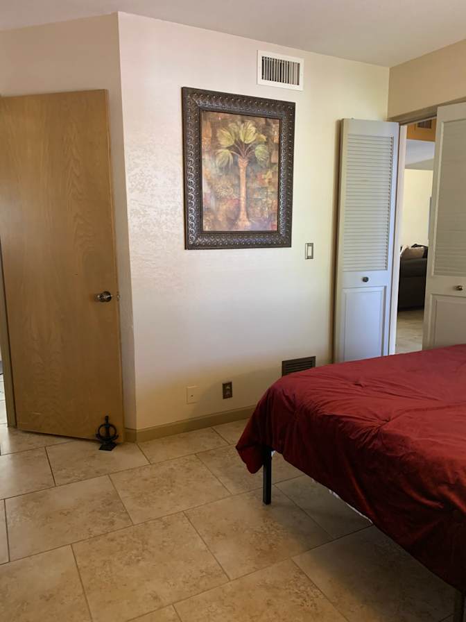 Luis's room