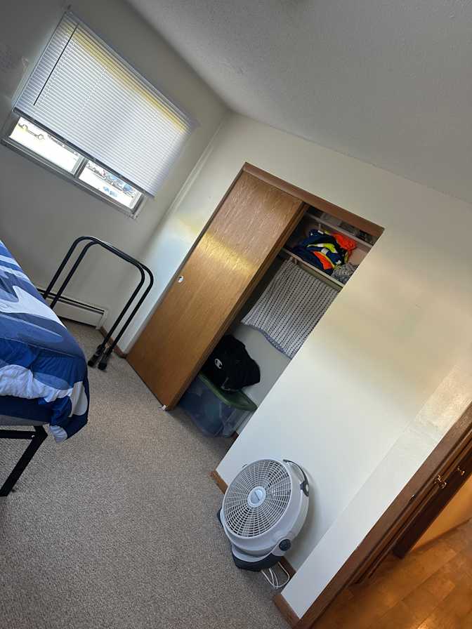 Saulvito Salas's room