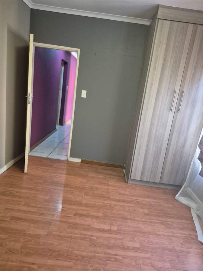Xolani Mjiyako's room