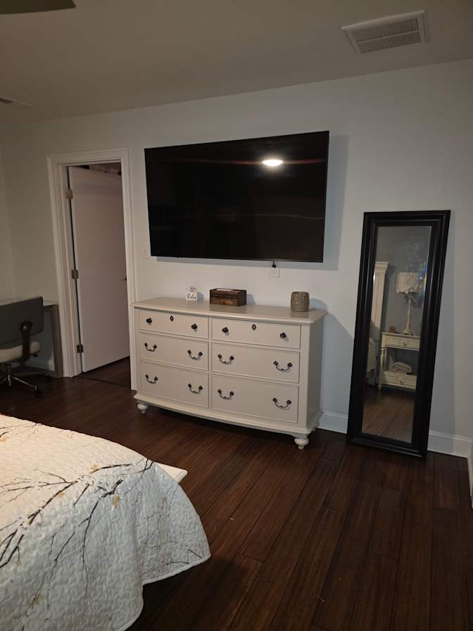 Lisa's room