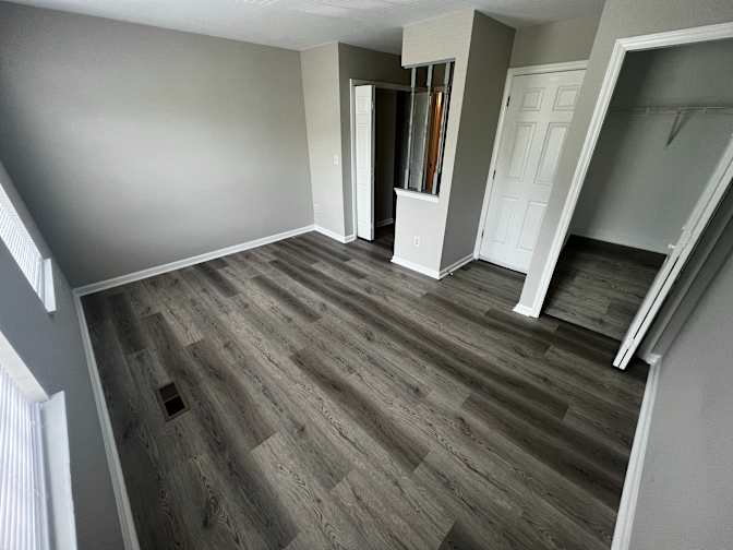 Alcove Rooms's room