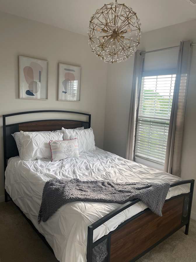 B’s's room
