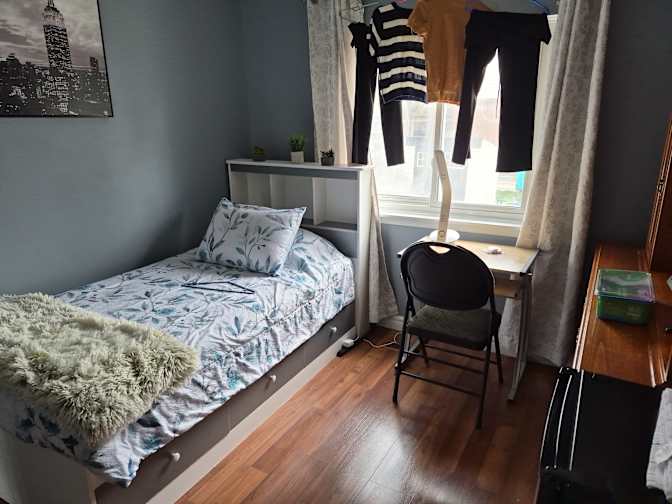 Evelyn's room