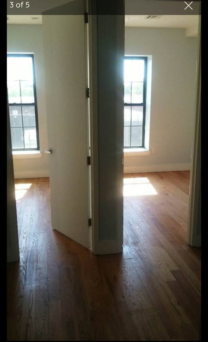 Mo's room